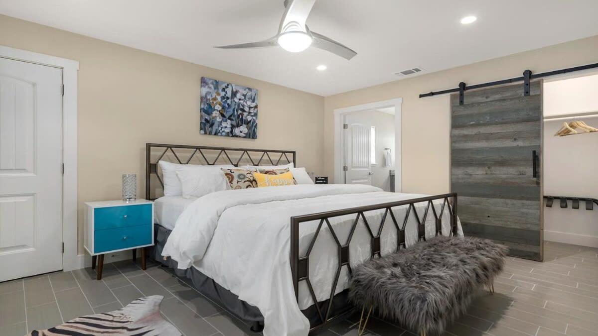 Blumenhaus Sleeps 6 Full Kitchen Plus Hot Tub Fredericksburg Exteriör bild