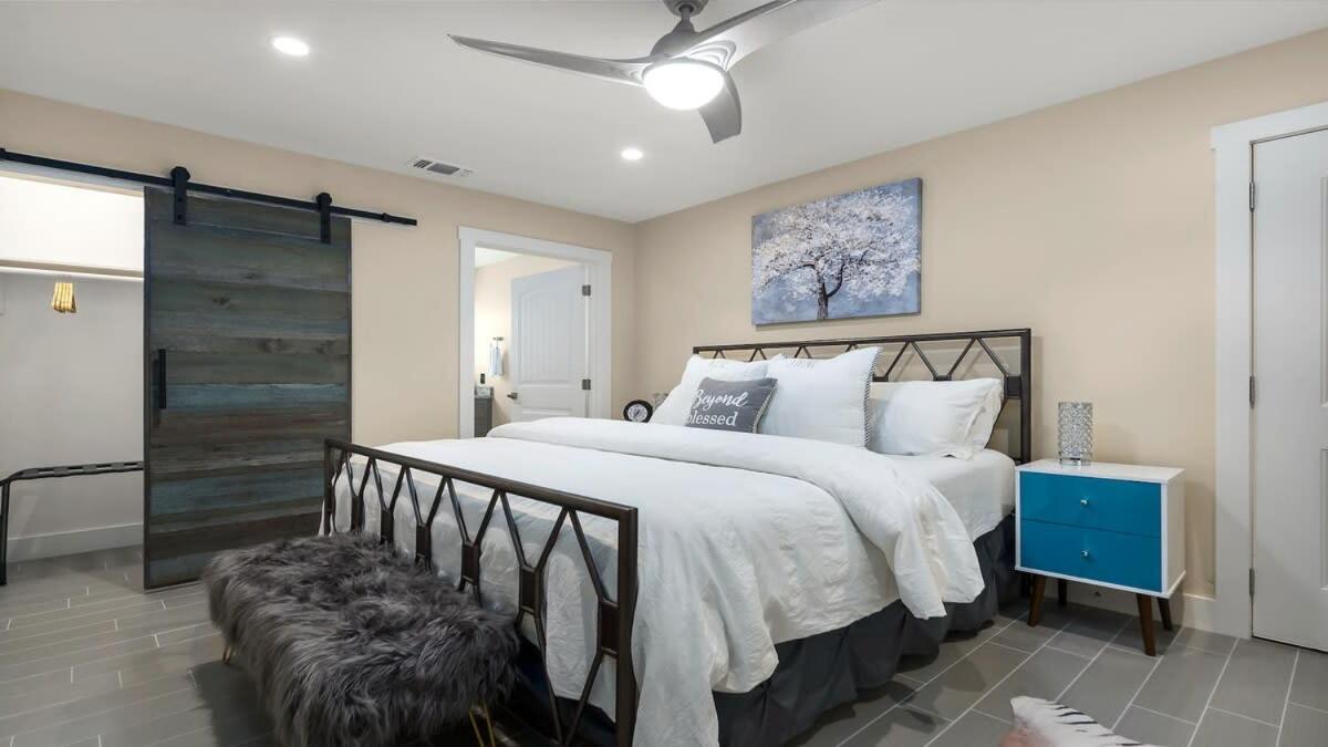 Blumenhaus Sleeps 6 Full Kitchen Plus Hot Tub Fredericksburg Exteriör bild