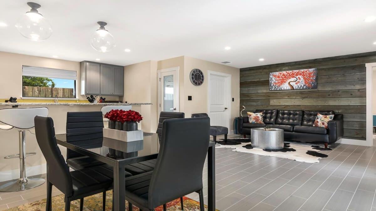 Blumenhaus Sleeps 6 Full Kitchen Plus Hot Tub Fredericksburg Exteriör bild
